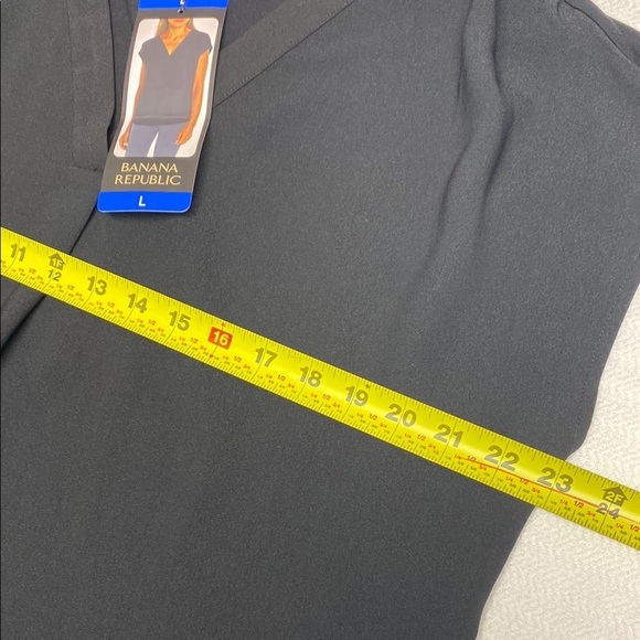 Banana Republic Blouse V-Neck Cap Sleeve Mixed Media Minimalist Black Size Large - Picture 5 of 13